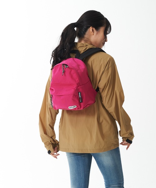 OUTDOOR PRODUCTS(アウトドアプロダクツ)の「452W X-SMALL ナイロンデイパック 10.4L コーデュラナイロン仕様(バックパック/リュック・メンズ・グリーン/ピンク/ライトグレー/ワイン/オレンジ/レッド/ブラック/パープル/ベージュ/エメラルド/サックスブルー/ネイビー・FREE)」の18枚目の写真