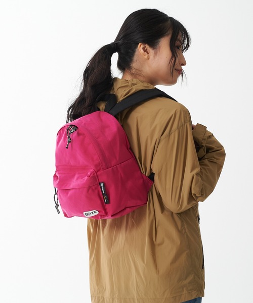 OUTDOOR PRODUCTS(アウトドアプロダクツ)の「452W X-SMALL ナイロンデイパック 10.4L コーデュラナイロン仕様(バックパック/リュック・メンズ・グリーン/ピンク/ライトグレー/ワイン/オレンジ/レッド/ブラック/パープル/ベージュ/エメラルド/サックスブルー/ネイビー・FREE)」の19枚目の写真