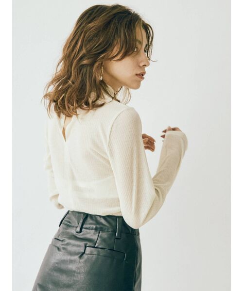 EVRIS（エヴリス）の「シアータートルトップス（Tシャツ/カットソー・レディース・ホワイト/ブラック/ブルー・FREE）」の6枚目の写真