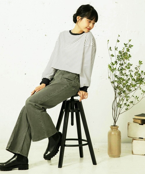 mikke（ミッケ）の「裏毛ボーダー 配色パイピング クロップドトップス/リンガーロンT（Tシャツ/カットソー・レディース・オフホワイト/イエロー/ブルー・FREE）」の18枚目の写真