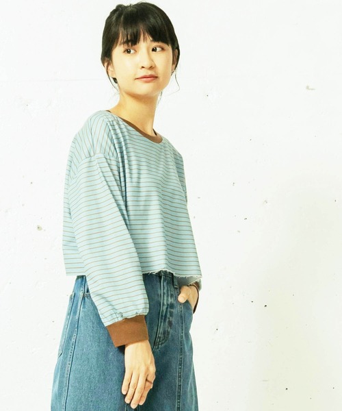 mikke（ミッケ）の「裏毛ボーダー 配色パイピング クロップドトップス/リンガーロンT（Tシャツ/カットソー・レディース・オフホワイト/イエロー/ブルー・FREE）」の9枚目の写真