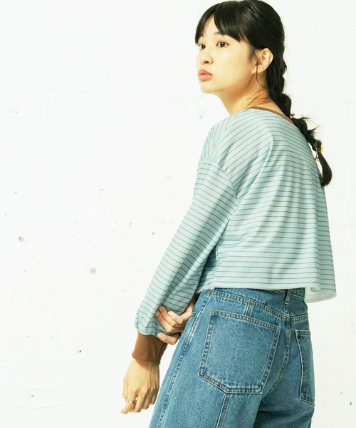 mikke（ミッケ）の「裏毛ボーダー 配色パイピング クロップドトップス/リンガーロンT（Tシャツ/カットソー・レディース・オフホワイト/イエロー/ブルー・FREE）」の14枚目の写真