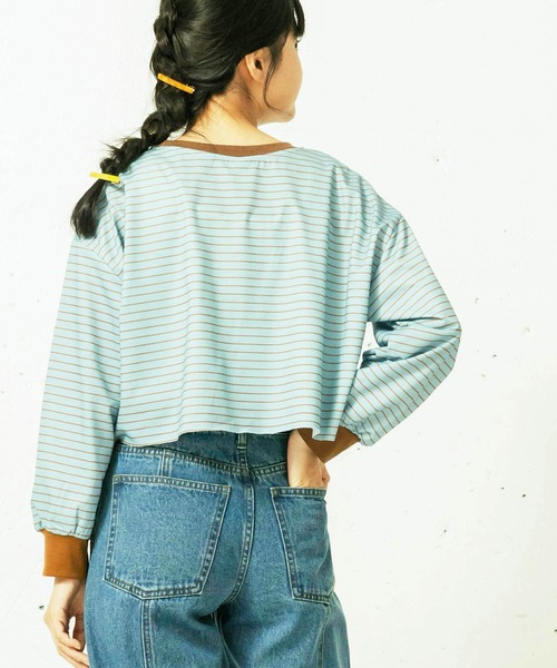 mikke（ミッケ）の「裏毛ボーダー 配色パイピング クロップドトップス/リンガーロンT（Tシャツ/カットソー・レディース・オフホワイト/イエロー/ブルー・FREE）」の7枚目の写真