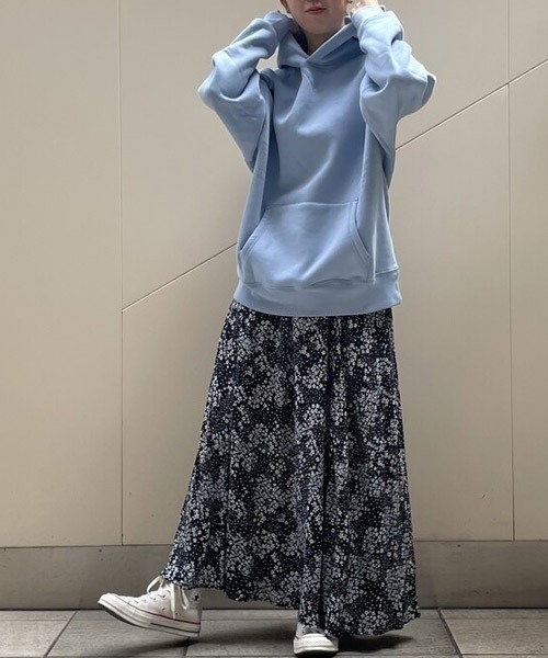 GAP（ギャップ）の「プリント マキシスカート（スカート・レディース・ベージュ系その他/ブラック系その他・L/XS/M/XXS/S）」の2枚目の写真