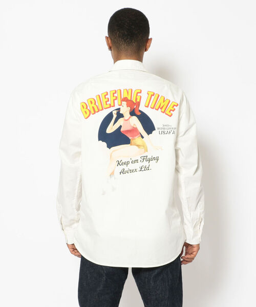 AVIREX（アヴィレックス）の「長袖 ピンナップガール シャツ / LS PIN UP GIRL SHIRT / アヴィレックス / AVIREX（シャツ/ブラウス・メンズ・ベージュ/セージグリーン/ホワイト・LARGE/XX-LARGE/X-LARGE/MEDIUM）」の2枚目の写真