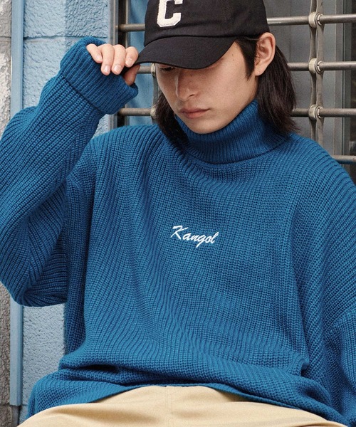 KANGOL(カンゴール)の「KANGOL/カンゴール 別注 ロゴ刺繍 オーバーサイズ アゼアミ ダルマスリーブ タートルネックニット(ニット/セーター・メンズ・オフホワイト/ベージュ/ブラック/ベージュ系その他2/グレイッシュベージュ/ブラウン系その他/イエロー/グリーン/ブルー/カーキ/ネイビー・FREE)」の10枚目の写真
