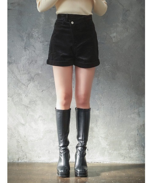 Darich(ダーリッチ)の「コーデュロイショートパンツ(その他パンツ・レディース・ブラック/アイボリー/モカ・S/M)」の3枚目の写真