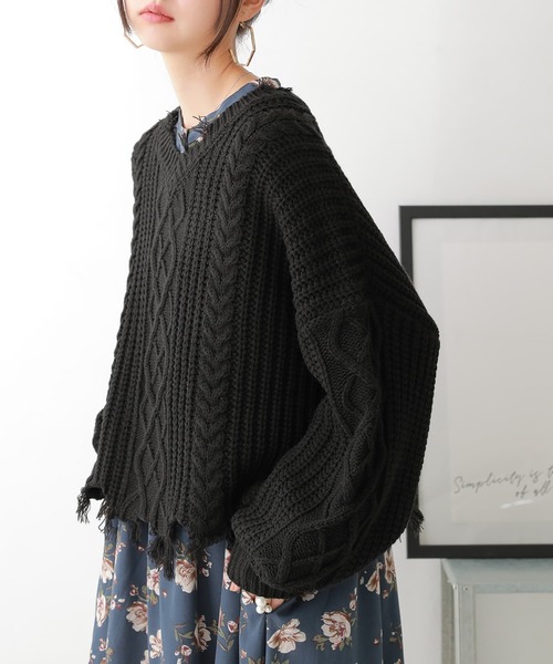 osharewalker（オシャレウォーカー）の「【廃盤】『ダメージデザインショートニット』（ニット/セーター・レディース・ブラック/マスタード/パープル・FREE）」の2枚目の写真