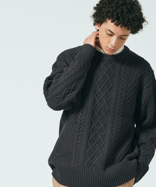 J.PRESS YORK STREET(ジェイプレスヨークストリート)の「【UNISEX】ケーブルクルー ニット(ニット/セーター・メンズ・ブラック系1/グレー系/アイボリー系/ブルー系・SMALL/MEDIUM/LARGE)」の3枚目の写真
