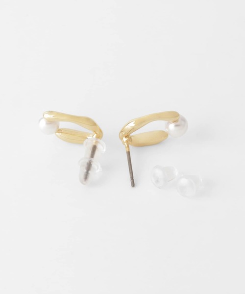 SMELLY（スメリー）の「ポイントパールメタルピアス（ピアス（両耳用）・レディース・ゴールド・-）」の4枚目の写真