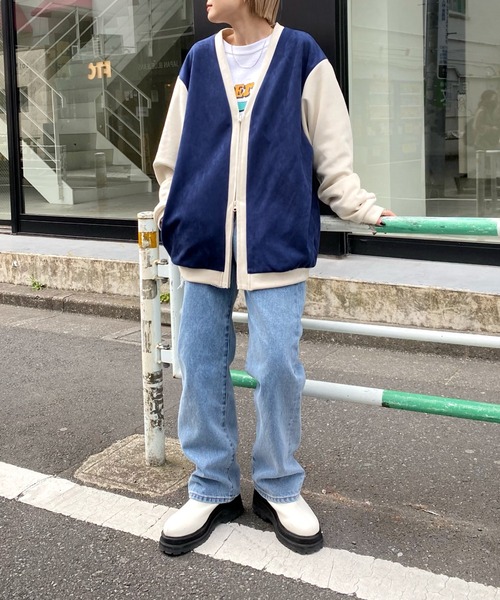 WHO'S WHO gallery(フーズフーギャラリー)の「スウェードポンチバイカラージップカーデ(カーディガン/ボレロ・レディース・サンドベージュ/ネイビー/サックスブルー・FREE)」の12枚目の写真