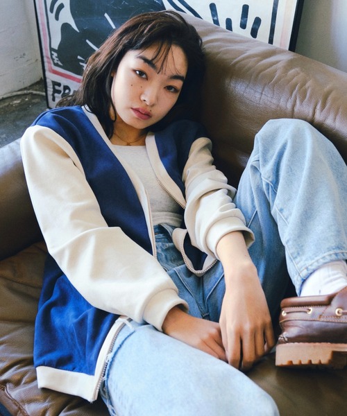 WHO'S WHO gallery(フーズフーギャラリー)の「スウェードポンチバイカラージップカーデ(カーディガン/ボレロ・レディース・サンドベージュ/ネイビー/サックスブルー・FREE)」の19枚目の写真