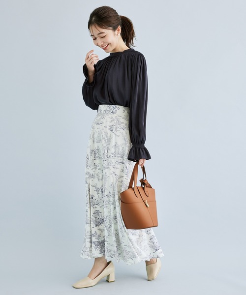 VIS（ビス）の「ボリュームタフタアソートスカート【sustainable】（スカート・レディース・キナリ/ネイビー/レッド・M/S）」の6枚目の写真