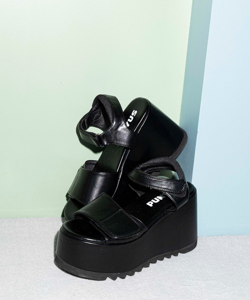 PUNYUS（プニュズ）の「厚底ベルクロサンダル（サンダル・レディース・ブラック・1/2/3/4）」の20枚目の写真