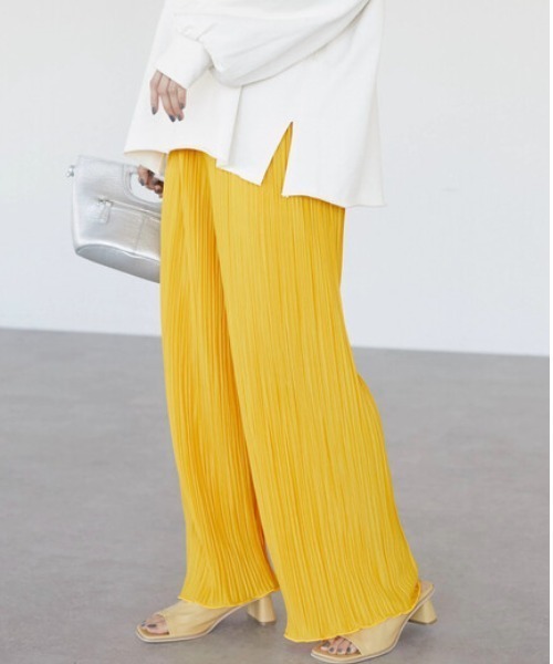 Green　Parks（グリーンパークス）の「・novem9 ランダムプリーツパンツ（その他パンツ・レディース・ブラック/モカ/イエロー/ブルー/チャコールグレー/グリーン・FREE）」の6枚目の写真