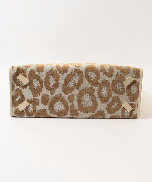 TOMORROWLAND （トゥモローランド）の「【別注】A VACATION×TOMORROWLAND TANK レオパードプリント トートバッグ（トートバッグ・レディース・ベージュ系その他2・FREE）」の5枚目の写真