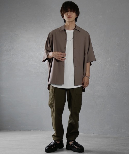 MinoriTY（マイノリティ）の「【MinoriTY】落ち感ドルマンスリーブ半袖シャツ メンズ 無地シャツ 秋服 夏服 オーバーサイズ【セットアップ対応】（シャツ/ブラウス・メンズ・ブラック/ネイビー/グレー/グリーン/キナリ/パープル/グレイッシュベージュ/ブルー/チャコール/モスグリーン・S/M/L）」の19枚目の写真