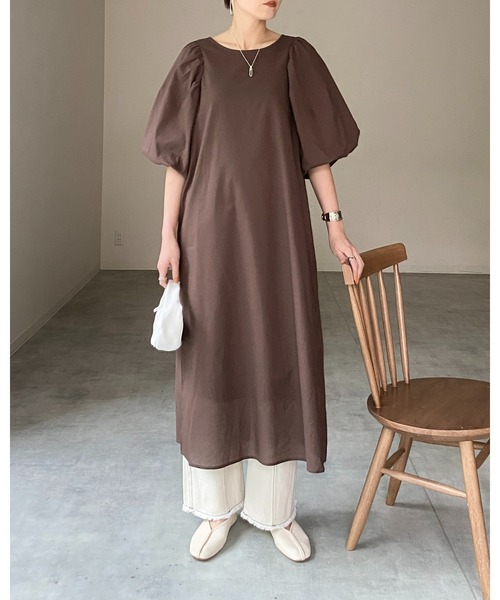 She's Closet(シーズクローゼット)の「ボリューム袖バルーンスリーブ半袖ロングワンピース(ワンピース・レディース・オフホワイト/ブルー/モカ/ブラック・FREE)」の13枚目の写真