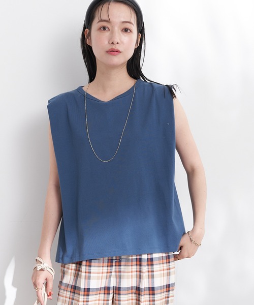 earth music&ecology(アースミュージックアンドエコロジー)の「タックノースリーブバックスリットプルオーバー(Tシャツ/カットソー・レディース・ブラック/オフホワイト/オリーブ/オレンジ/ブルーグリーン・FREE)」の4枚目の写真