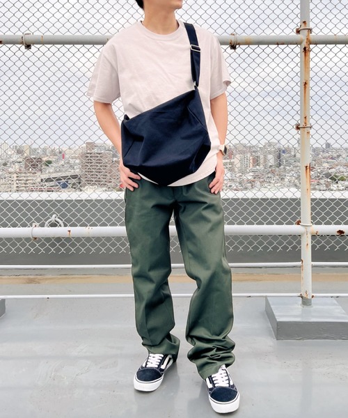 CLEA(クレア)の「アジャスターベルト ユニセックス ビッグキャンバスショルダーバッグ / A4収納可能(ショルダーバッグ・レディース・ブラック/グリーン/アイボリー/グリーン系その他/ホワイト/カーキ/ベージュ・FREE)」の14枚目の写真