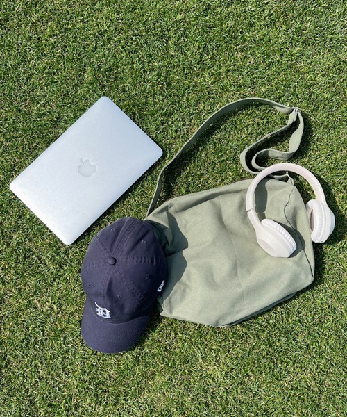 CLEA(クレア)の「アジャスターベルト ユニセックス ビッグキャンバスショルダーバッグ / A4収納可能(ショルダーバッグ・レディース・ブラック/グリーン/アイボリー/グリーン系その他/ホワイト/カーキ/ベージュ・FREE)」の19枚目の写真