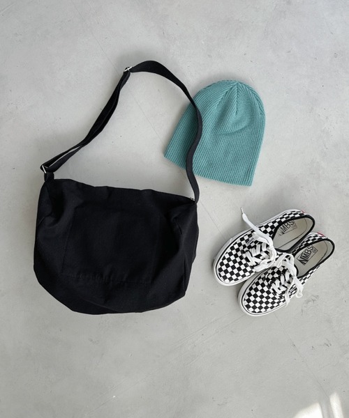 CLEA(クレア)の「アジャスターベルト ユニセックス ビッグキャンバスショルダーバッグ / A4収納可能(ショルダーバッグ・レディース・ブラック/グリーン/アイボリー/グリーン系その他/ホワイト/カーキ/ベージュ・FREE)」の22枚目の写真