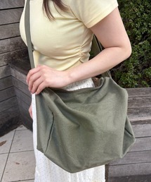 CLEA（クレア）の「アジャスターベルト ユニセックス ビッグキャンバスショルダーバッグ / A4収納可能（ショルダーバッグ）」