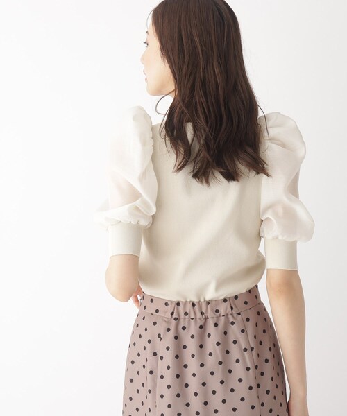 index(インデックス)の「◆Vネックドッキングパフスリーブニット【WEB限定サイズ】(ニット/セーター・レディース・ブラック/オフホワイト/イエロー系その他・40/38/42/36)」の17枚目の写真