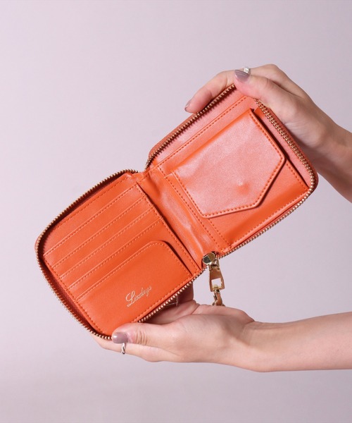 Dadora 【美品】タッセル付き二つ折り財布 ブラウン Dakota ブラウン 二つ折り財布 タッセル付き - メルカリ