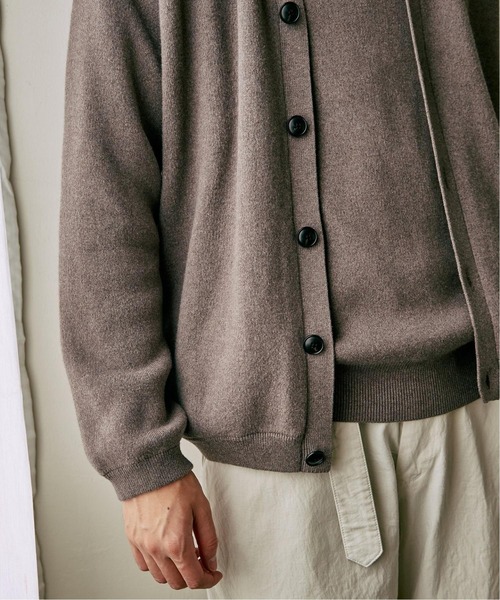 417 EDIFICE(フォーワンセブンエディフィス)の「コットンカシミヤスムース カーディガン(カーディガン/ボレロ・メンズ・ブラック/ブラウン/ネイビー/ライトグレー・SMALL/MEDIUM/LARGE)」の22枚目の写真