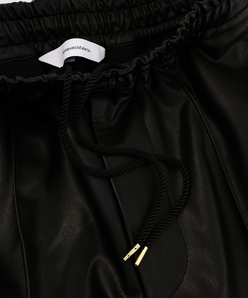 SASQUATCHfabrix.(サスクワァッチファブリックス)の「SYNTHETIC LEATHER TRACK PANTS(その他パンツ・メンズ・ブラック・L/M/S/XL)」の4枚目の写真