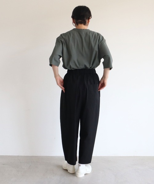 yuni(ユニ )の「80/2強撚コットン ギャバ ゴムタック パンツ(その他パンツ・レディース・ブラウン/ブラック/その他/グリーン・FREE)」の17枚目の写真