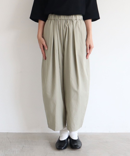 yuni(ユニ )の「80/2強撚コットン ギャバ ゴムタック パンツ(その他パンツ・レディース・ブラウン/ブラック/その他/グリーン・FREE)」の15枚目の写真