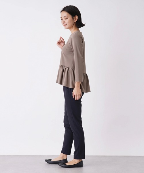 BEATRICE（ベアトリス）の「【BEATRICE】ペプラムプルオーバーブラウス（シャツ/ブラウス・レディース・ダークネイビー/ブラック/モカ・2）」の21枚目の写真