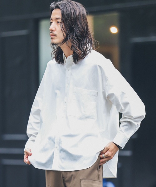 URBAN RESEARCH Sonny Label(アーバンリサーチサニーレーベル)の「シンプルオーバーボタンダウンシャツ(シャツ/ブラウス・メンズ・レッド/オフホワイト/グリーン/ブルー系その他・MEDIUM/LARGE)」の5枚目の写真
