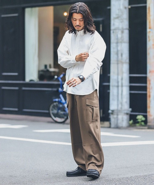 URBAN RESEARCH Sonny Label(アーバンリサーチサニーレーベル)の「シンプルオーバーボタンダウンシャツ(シャツ/ブラウス・メンズ・レッド/オフホワイト/グリーン/ブルー系その他・MEDIUM/LARGE)」の7枚目の写真
