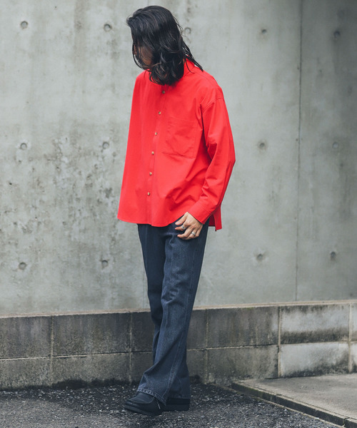 URBAN RESEARCH Sonny Label(アーバンリサーチサニーレーベル)の「シンプルオーバーボタンダウンシャツ(シャツ/ブラウス・メンズ・レッド/オフホワイト/グリーン/ブルー系その他・MEDIUM/LARGE)」の11枚目の写真
