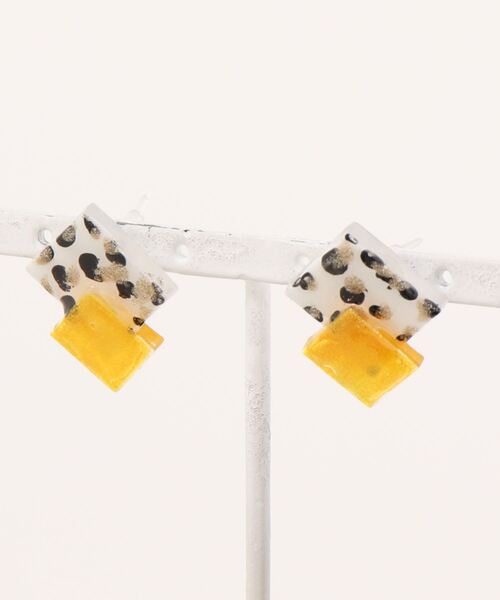 tone(トーン)の「【kun】大人かわいい牛柄ピアス(MA)(ピアス(両耳用)・レディース・グレー/グリーン/イエロー/ピンクベージュ/レッド/ブルー系その他/シルバー/ブラウン/ブルー/ターコイズブルー/パープル/オレンジ/イエローゴールド/ピンク/ブラック・FREE)」の15枚目の写真