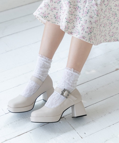 DearMyLoveRose（ディアマイラブローズ）の「スクエアストラップパンプス（パンプス・レディース・ブラック/レッド/ベージュ/ブラウン/ホワイト/クリアブラック/ピンク・23cm/23.5cm/24.5cm/22.5cm/24cm/25cm/25.5cm）」の5枚目の写真