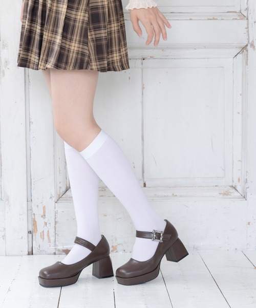 DearMyLoveRose（ディアマイラブローズ）の「スクエアストラップパンプス（パンプス・レディース・ブラック/レッド/ベージュ/ブラウン/ホワイト/クリアブラック/ピンク・23cm/23.5cm/24.5cm/22.5cm/24cm/25cm/25.5cm）」の4枚目の写真