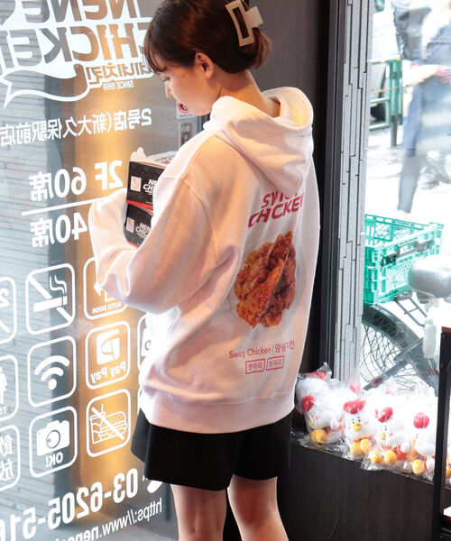 FREDY&GLOSTER（フレディアンドグロスター）の「【ネネチキン×FG】コラボパーカー（スウェット・レディース・ホワイト系その他4/ホワイト系その他5/ブラック系その他3/ブラック系その他4・FREE）」の3枚目の写真