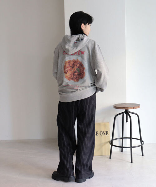 FREDY&GLOSTER（フレディアンドグロスター）の「【ネネチキン×FG】コラボパーカー（スウェット・レディース・ホワイト系その他4/ホワイト系その他5/ブラック系その他3/ブラック系その他4・FREE）」の5枚目の写真