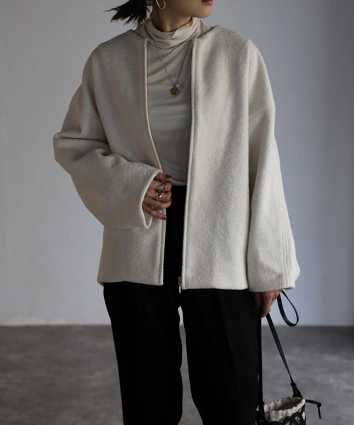 Bonjour Sagan(ボンジュールサガン)の「ウールライクコクーンコート(ノーカラーコート・レディース・キナリ/ネイビー/グレイッシュベージュ・FREE)」の5枚目の写真