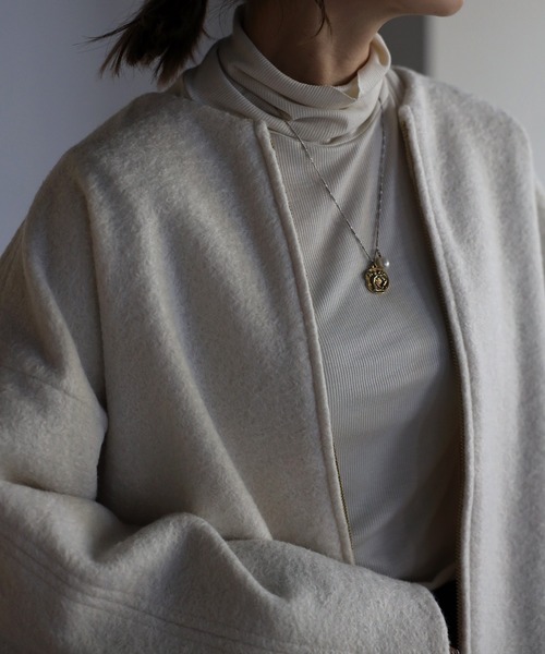 Bonjour Sagan(ボンジュールサガン)の「ウールライクコクーンコート(ノーカラーコート・レディース・キナリ/ネイビー/グレイッシュベージュ・FREE)」の9枚目の写真