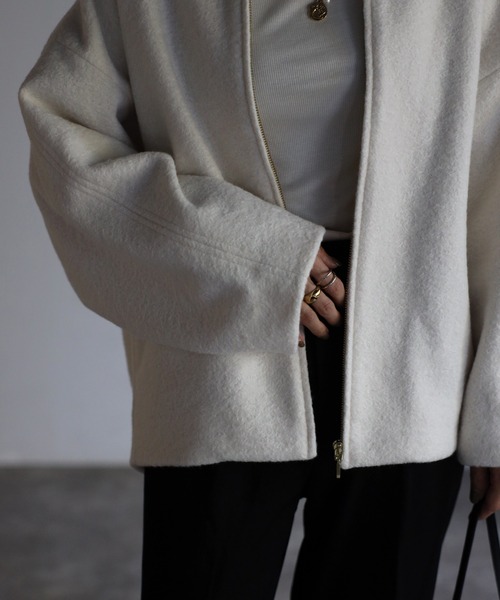 Bonjour Sagan(ボンジュールサガン)の「ウールライクコクーンコート(ノーカラーコート・レディース・キナリ/ネイビー/グレイッシュベージュ・FREE)」の10枚目の写真