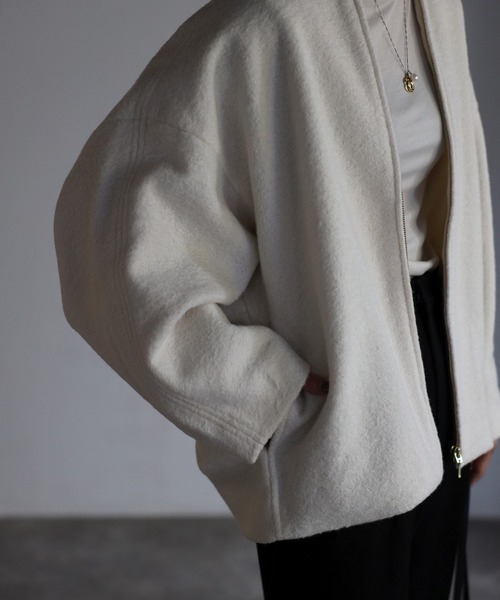 Bonjour Sagan(ボンジュールサガン)の「ウールライクコクーンコート(ノーカラーコート・レディース・キナリ/ネイビー/グレイッシュベージュ・FREE)」の11枚目の写真