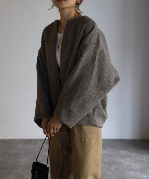 Bonjour Sagan(ボンジュールサガン)の「ウールライクコクーンコート(ノーカラーコート・レディース・キナリ/ネイビー/グレイッシュベージュ・FREE)」の14枚目の写真