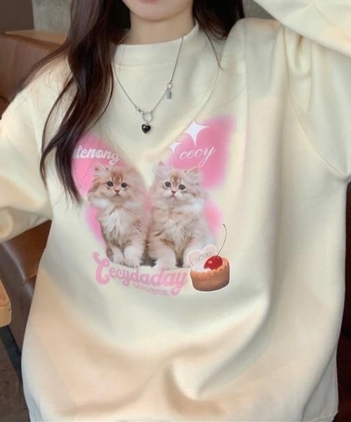 almo(アルモ)の「子猫とカップケーキ裏起毛ビッグスエット(BQ)(スウェット・レディース・ベージュ/アイボリー/グレー・FREE)」の6枚目の写真