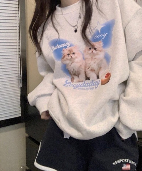 almo(アルモ)の「子猫とカップケーキ裏起毛ビッグスエット(BQ)(スウェット・レディース・ベージュ/アイボリー/グレー・FREE)」の14枚目の写真