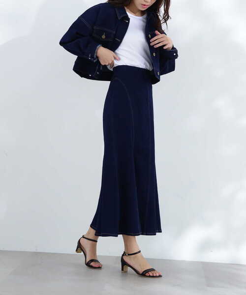 NATURAL BEAUTY BASIC（ナチュラルビューティーベーシック）の「デニムマーメイドスカート（デニムスカート・レディース・ネイビー/オフホワイト・SMALL/MEDIUM）」の11枚目の写真